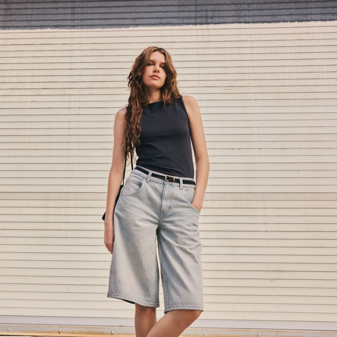 young woman with Levi's clothes