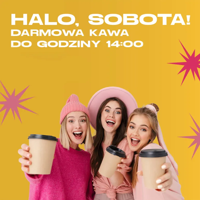 trzy radosne dziewczyny z kubkami kawy