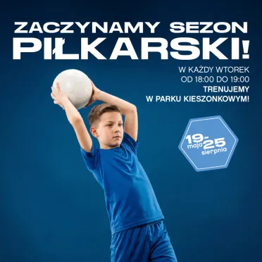 chłopiec z piłką